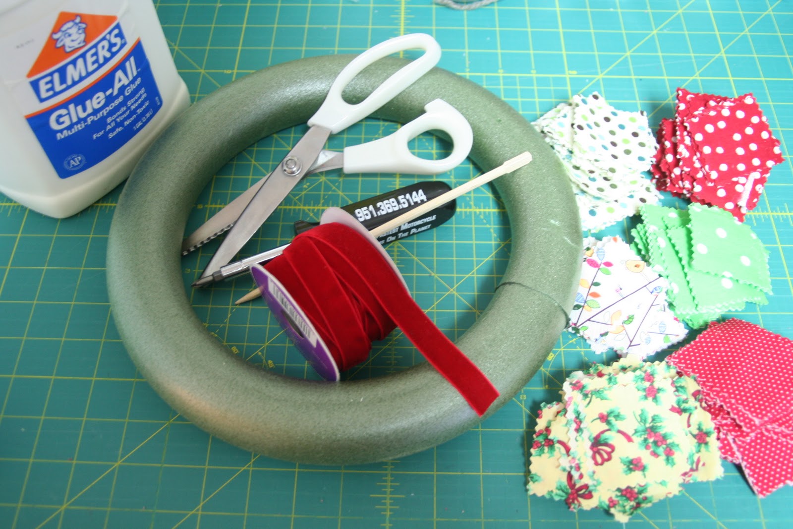 chick chick sewing: Fabric rag wreath tutorial 布リース作りかた